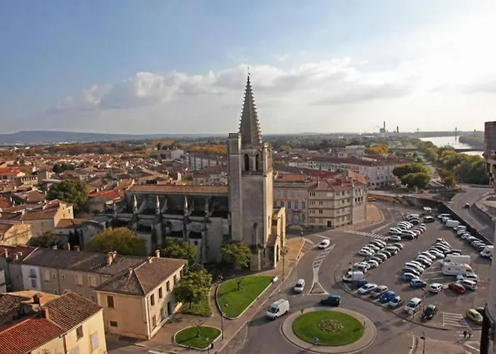 Le Tarasconnais Tarascon Arles Nimes